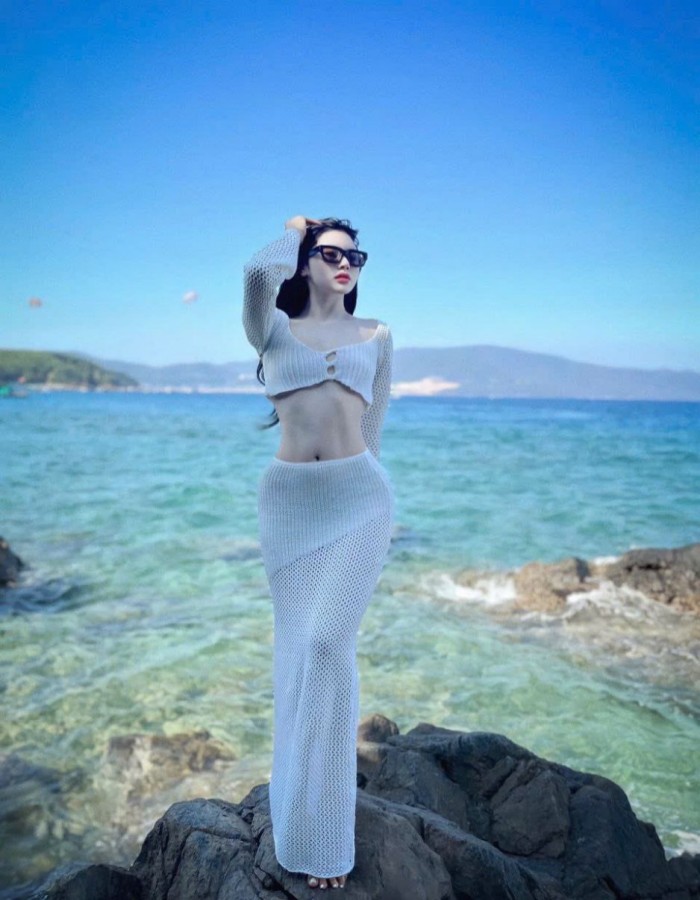 陈叔叔双飞我和我妈小说,免费在线观看